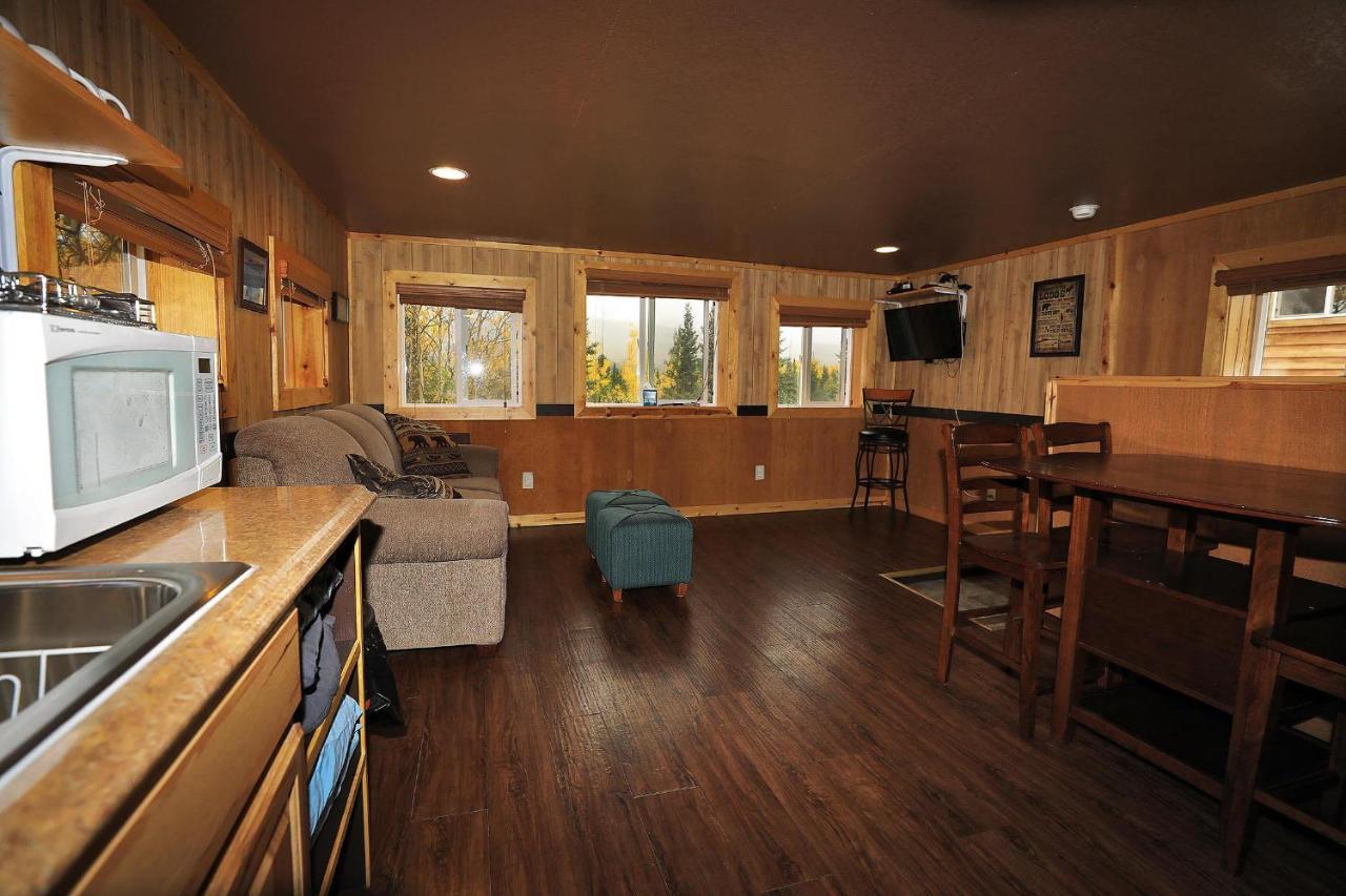 Denali Park View Family Log Cabin Экстерьер фото